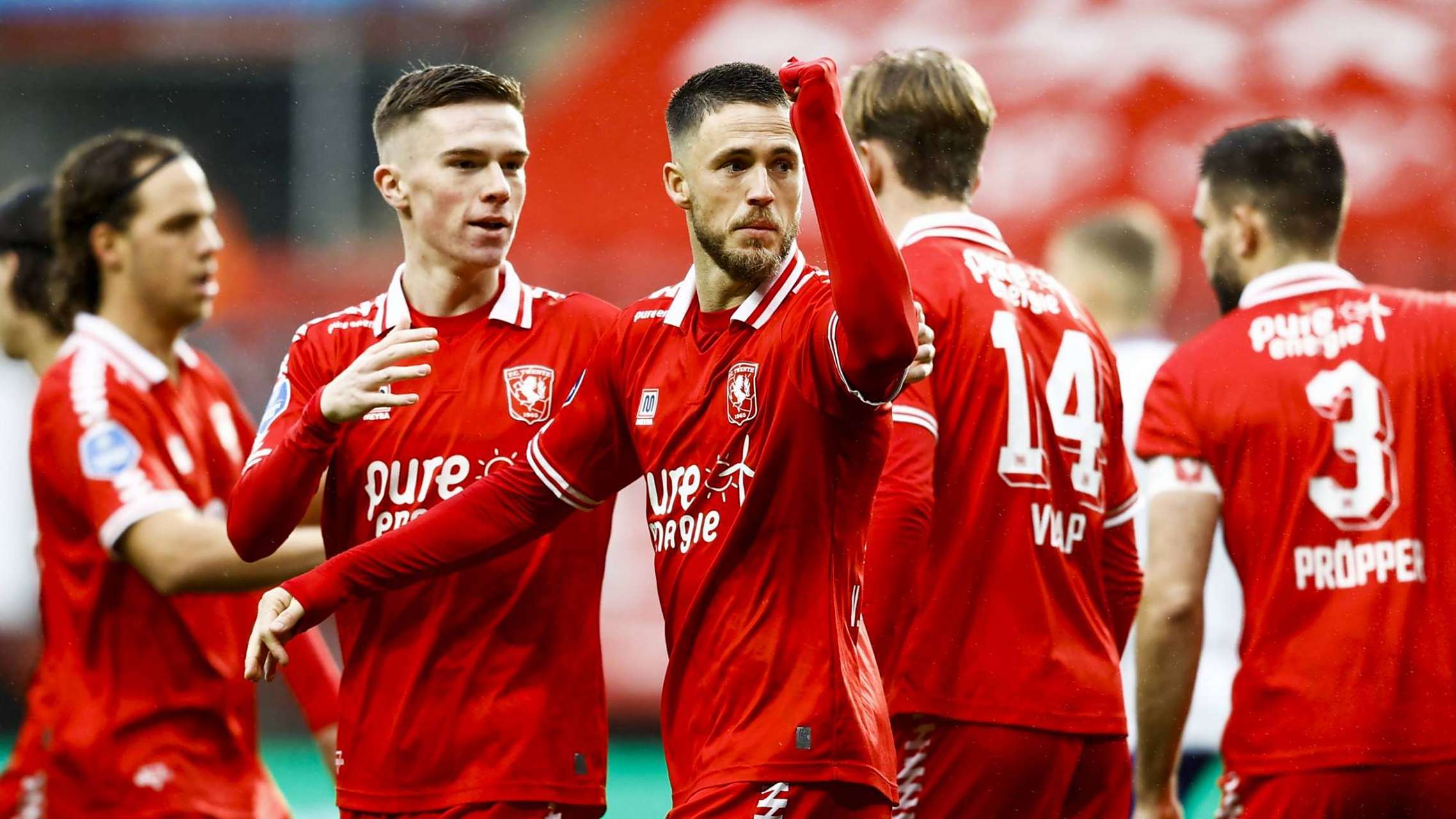 爱游戏官网 -包含国际比赛日荷甲焦点战，门兴格拉德巴赫主帅复盘，更衣室稳定，球探报告显示潜力的词条