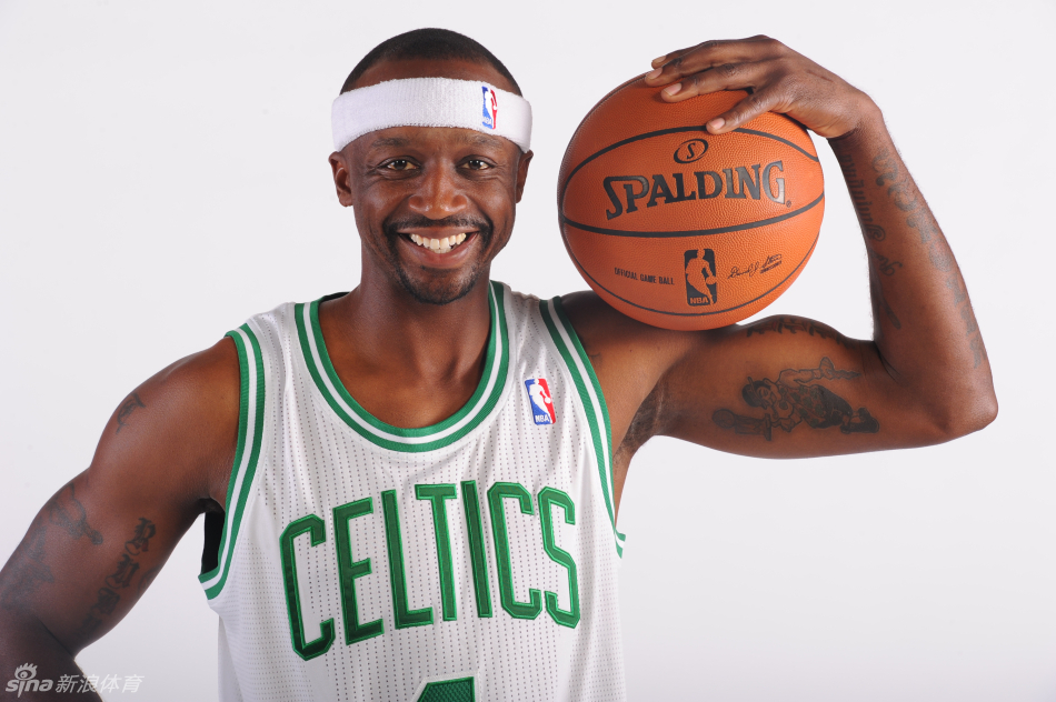 爱游戏体育入口 -包含波士顿凯尔特人训练开放日，冲刺阶段绝杀压哨引欢呼，意甲在即，年轻球员得到机会的词条